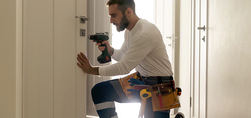 Mailbox Lock Installation Expert in Charter Oak, California