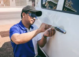 Car Locksmith in Charter Oak, CA